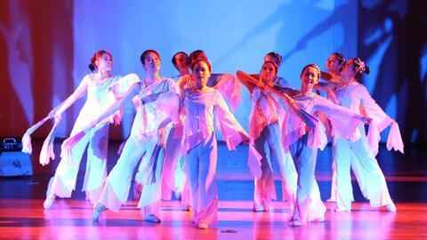 侗族舞蹈视频大全群舞,群舞演绎民族韵律之美